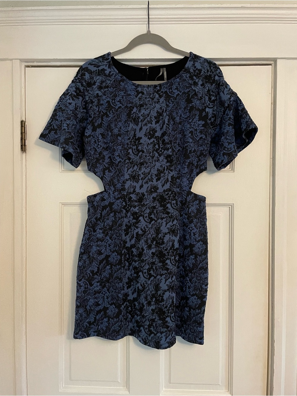 NWT Anthropologie Blue and Black Floral Cutout Short Dress- Size 8